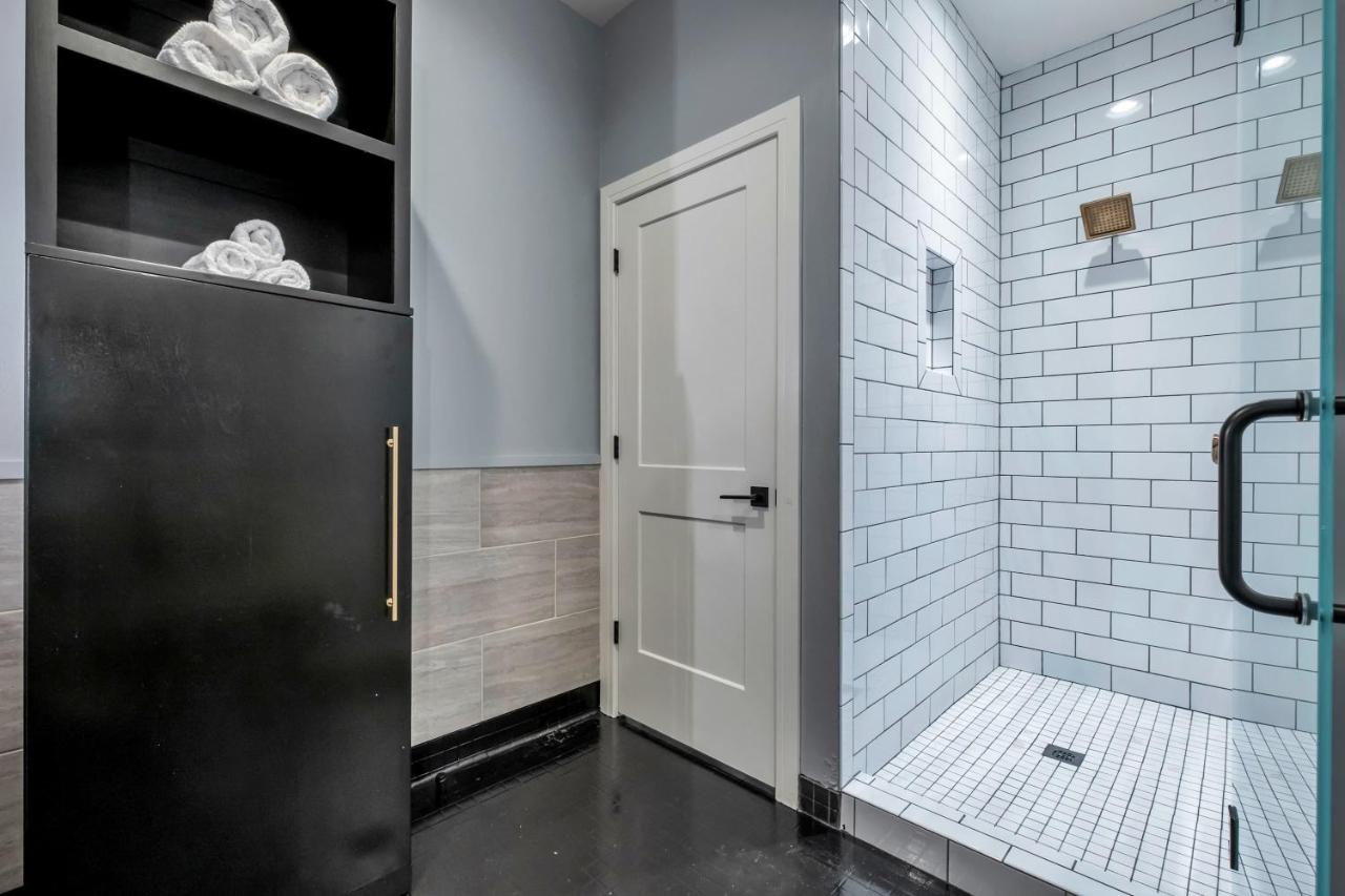 Modern Suite 6BR by Maddox Hotel - 5