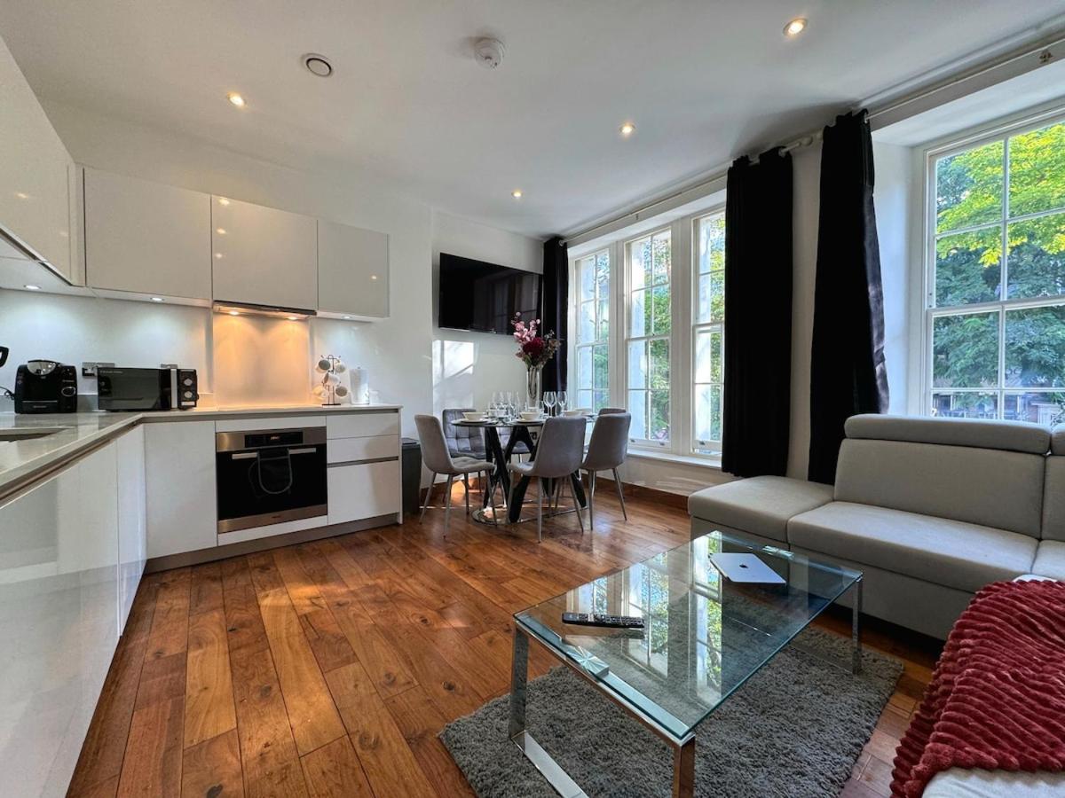 2BD Luxurious Holborn Apartments - 4