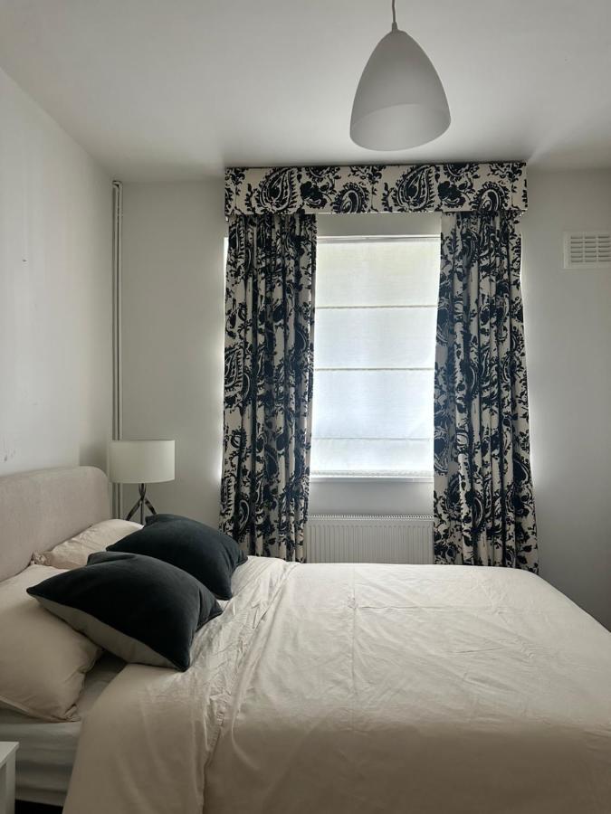 Modern One Bedroom Apartment, Sloane Square
