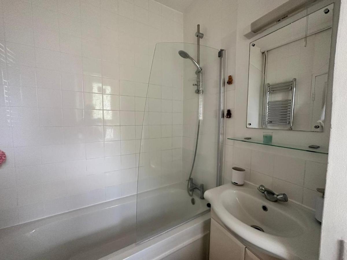 Modern One Bedroom Apartment, Sloane Square - 3