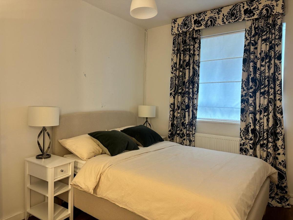 Modern One Bedroom Apartment, Sloane Square - 2