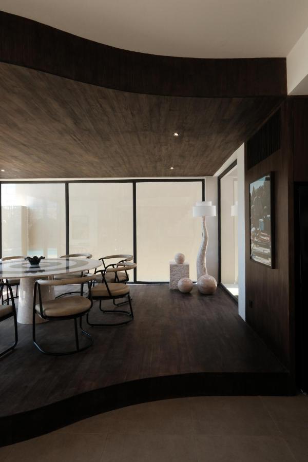 Slim Summer House, 4 bedroom Mid Century Villa in Uluwatu - 4