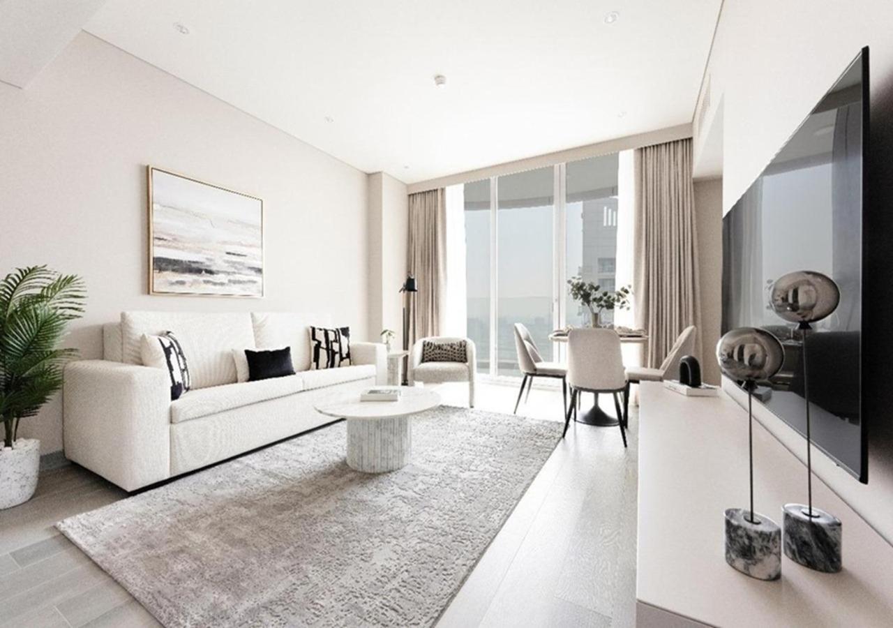 Dubai Marina Walk Gem Modern Apartments with Pool & Gym access, Steps to Beach & Metro Managed by SunnyHomes - 4