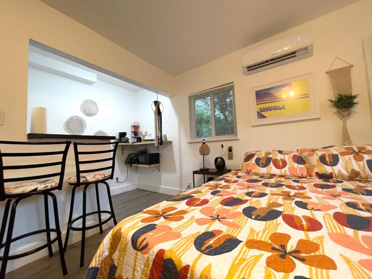 Tropical Paradise in Miracle Mile with Parking - 5