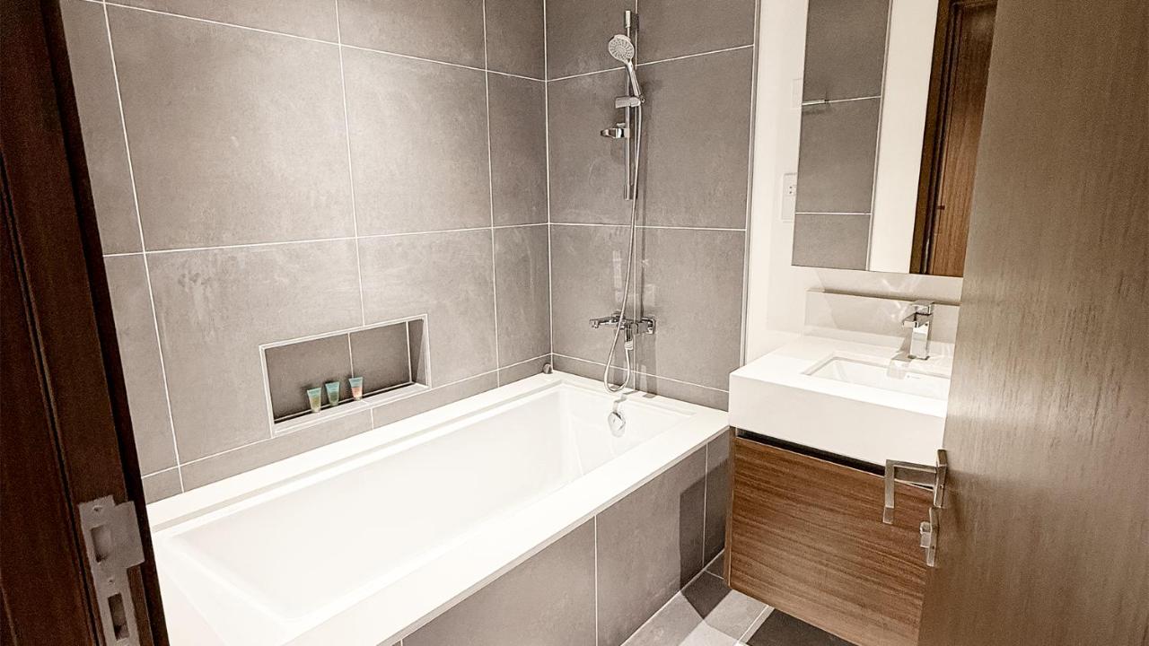 Luxury 2BHK & Lagoon view - 3