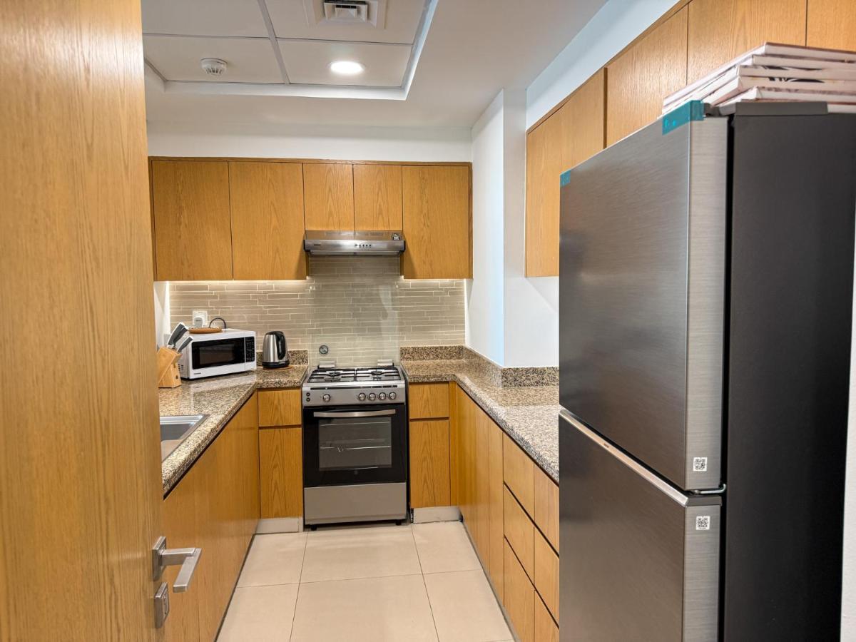 Luxury 2bdr apartment with Burj views & resort amenities - 4