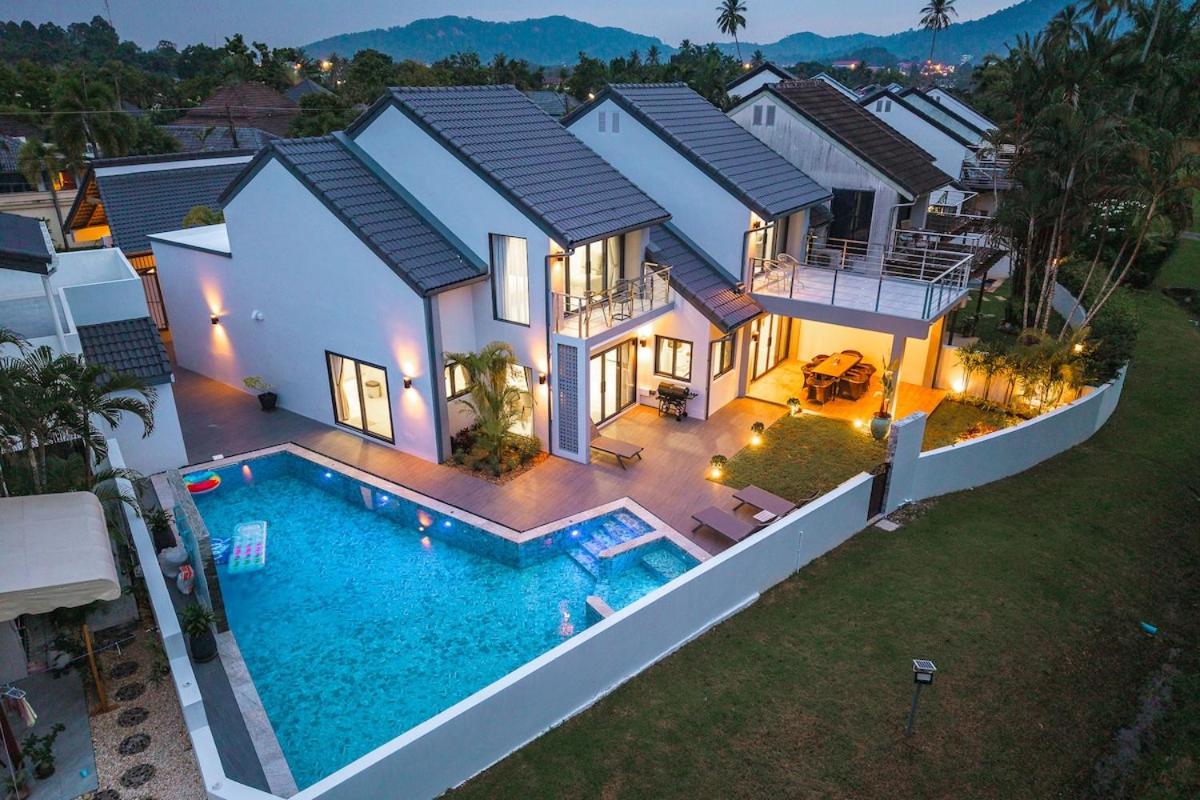 V192 Brand New Golf side 5BR Villa with Private Pool