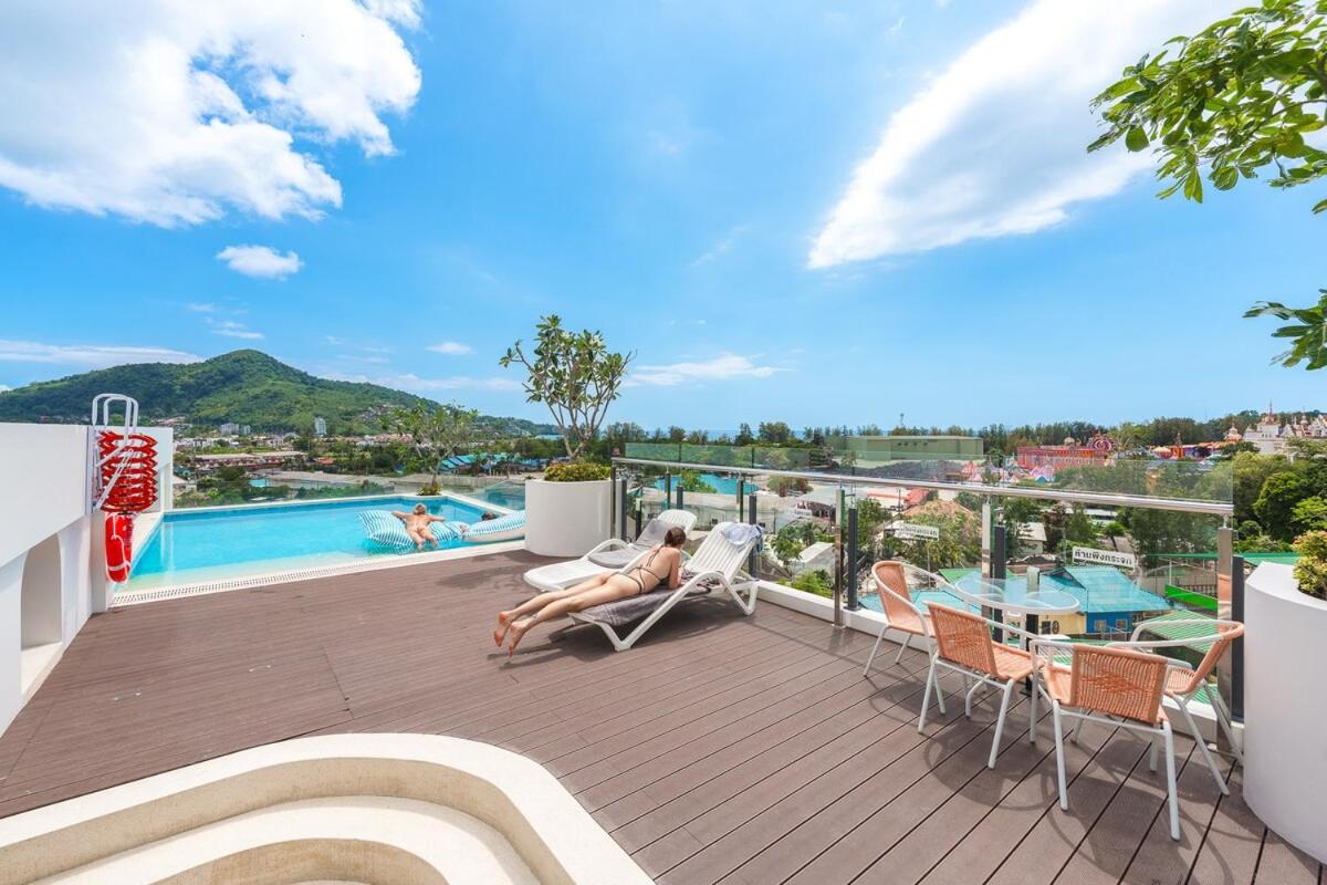 C190 Sleek 1BR with Infinity Pool, Gym, Rooftop - 2