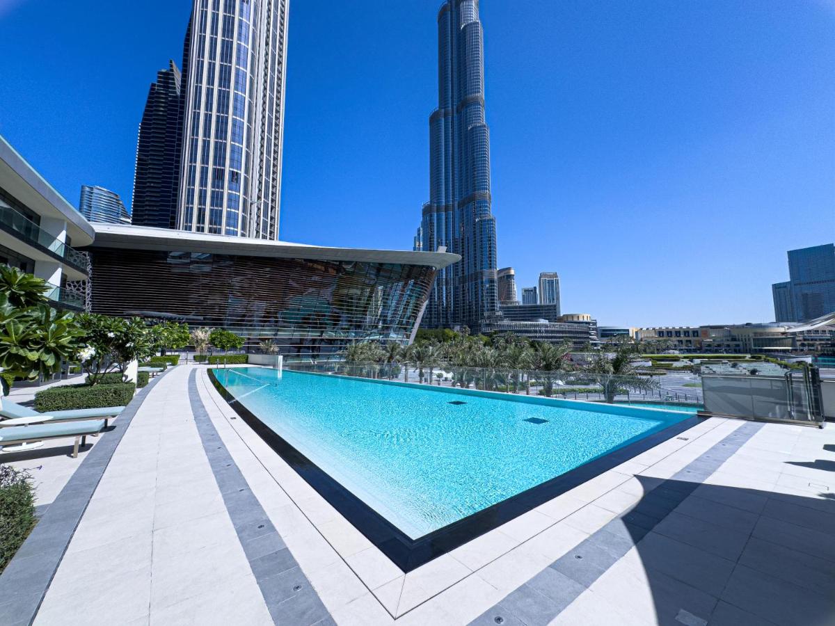 GRANDE SIGNATURE with a direct Burj Khalifa view and Private Fountain Show at high floor with DXB AIRPORT VIP Shuttle option for 6 guests - 5