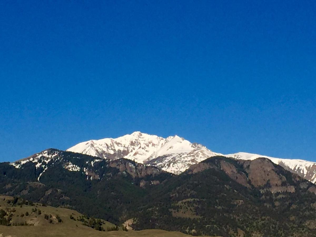 Yellowstone Big Rock Inn — photo 16