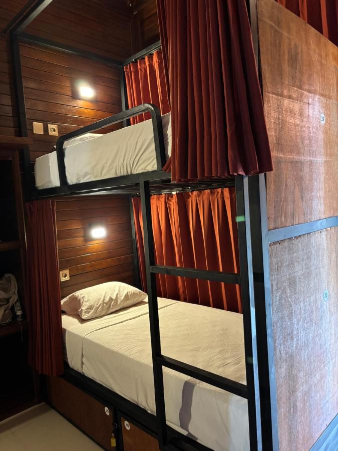 Castaway Island Hostel - 2