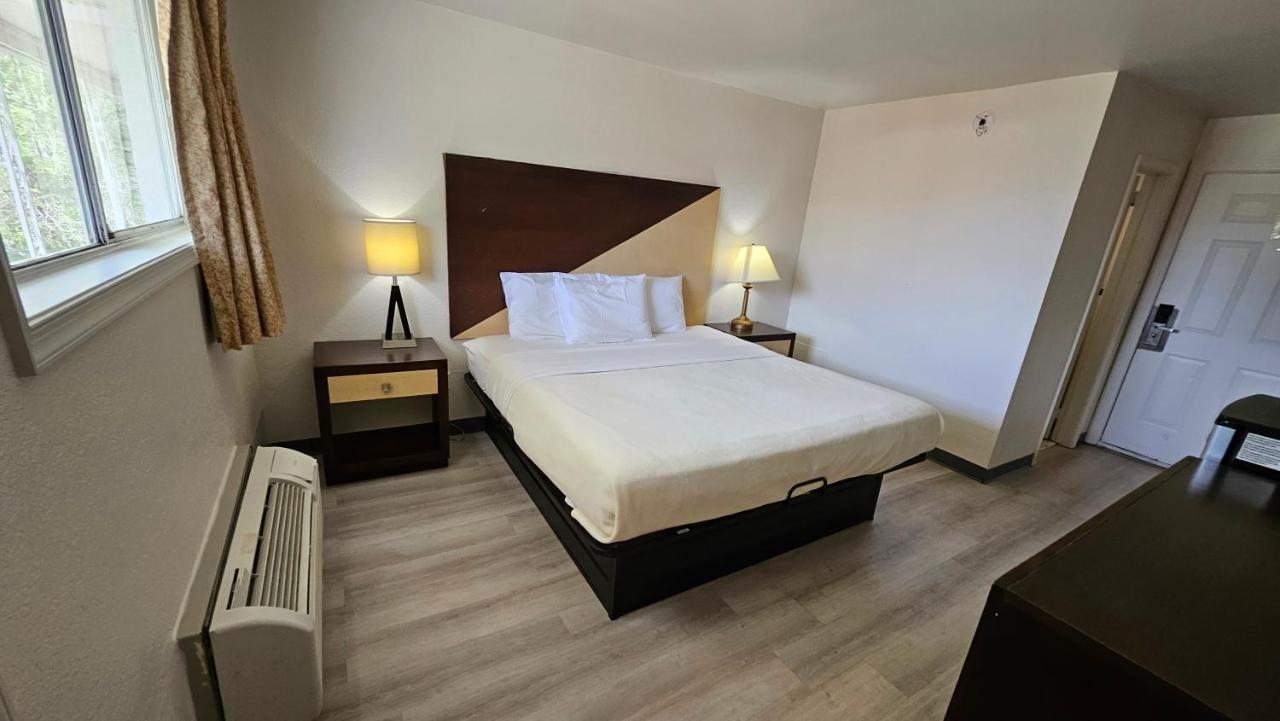 Budget Inn — photo 2