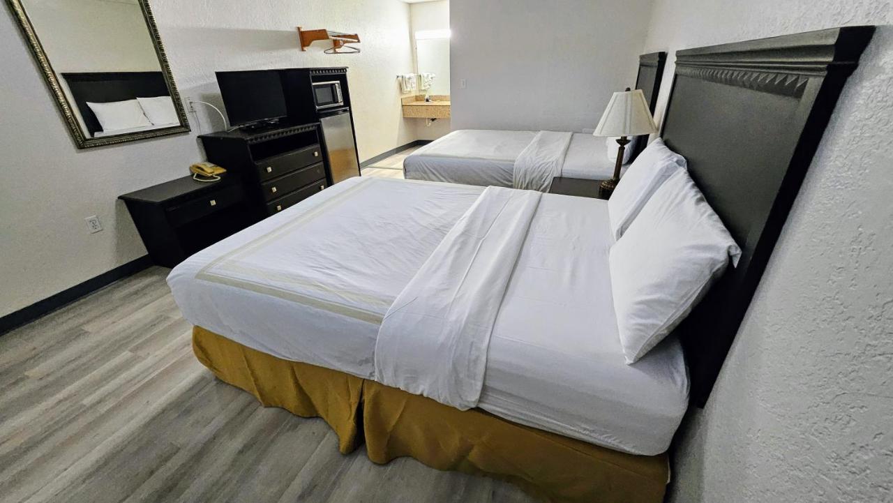 Budget Inn — photo 9