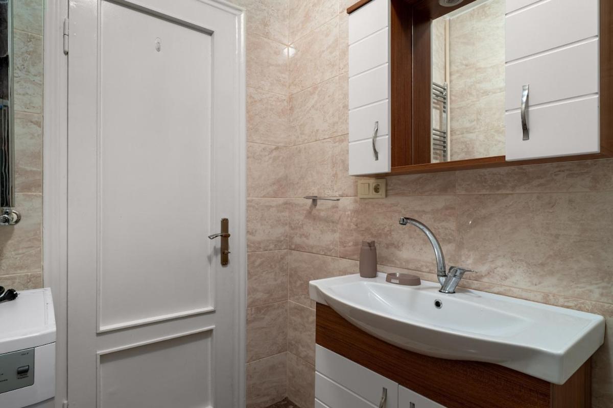 Elegant 2BR Haven with Magnificent Bosphorus View - 3