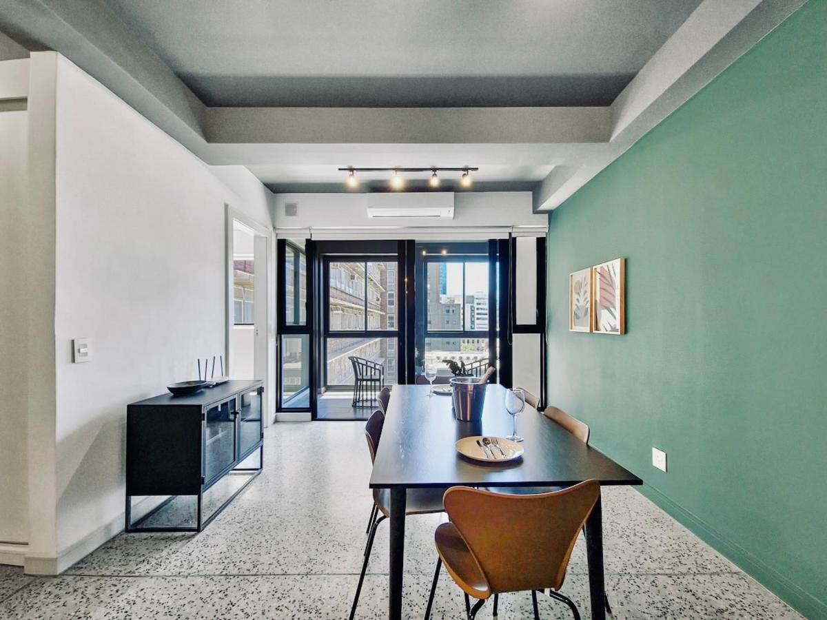 Stylish, new, pool, secure home in heart of CBD - 4