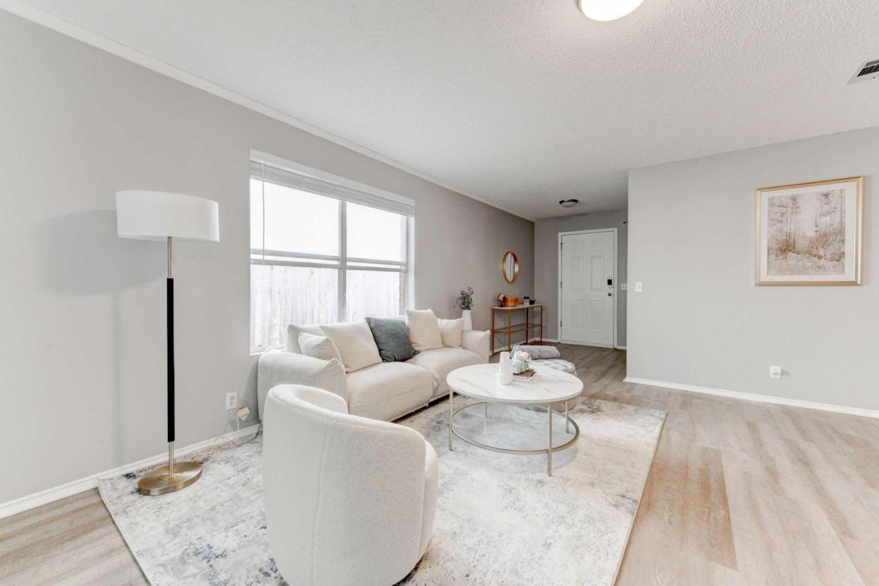 Austin Home Near Lakeline Mall & Pinballz Austin