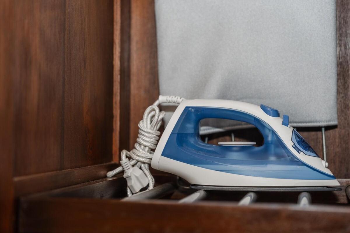 C195 Romantic 1BR Ocean Views Cozy & Bright - 5