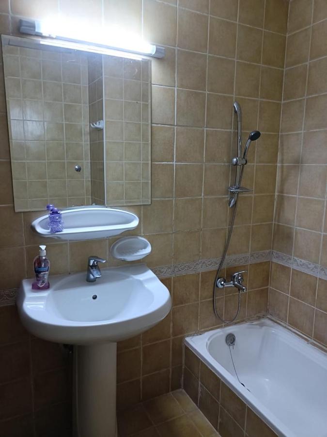 Khalifa A studio room 13-5 - 4