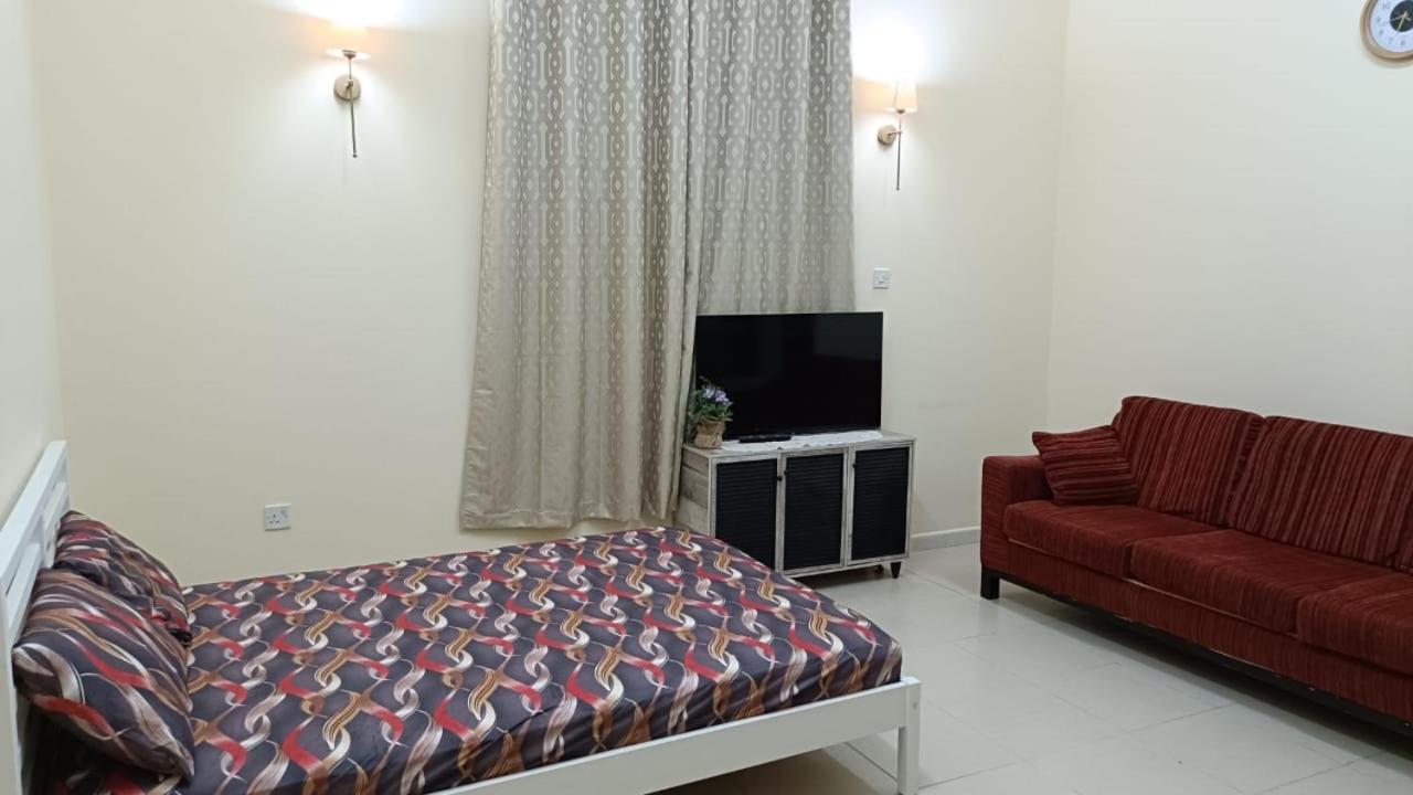 Khalifa A studio room 13-5