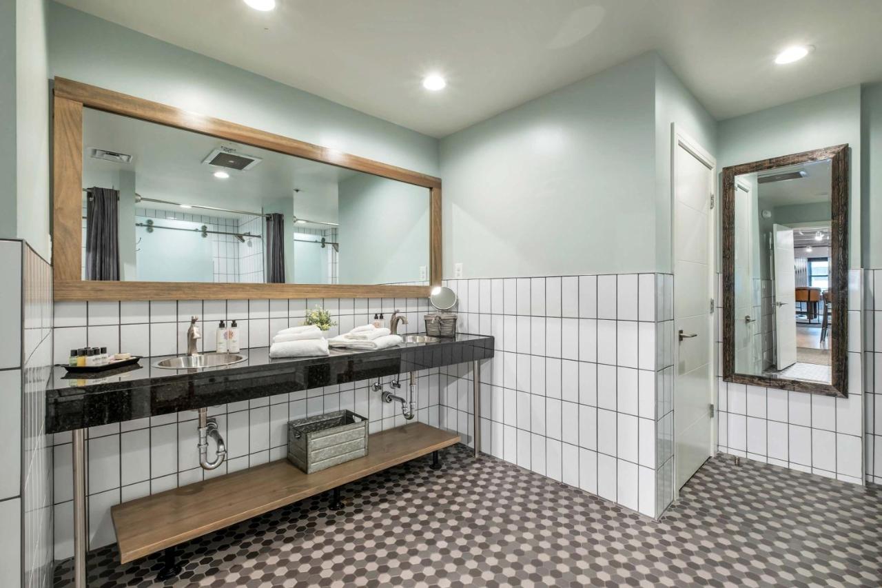 Nashville Honky Tonk Suite 6 BR by Maddox Hotel - 3