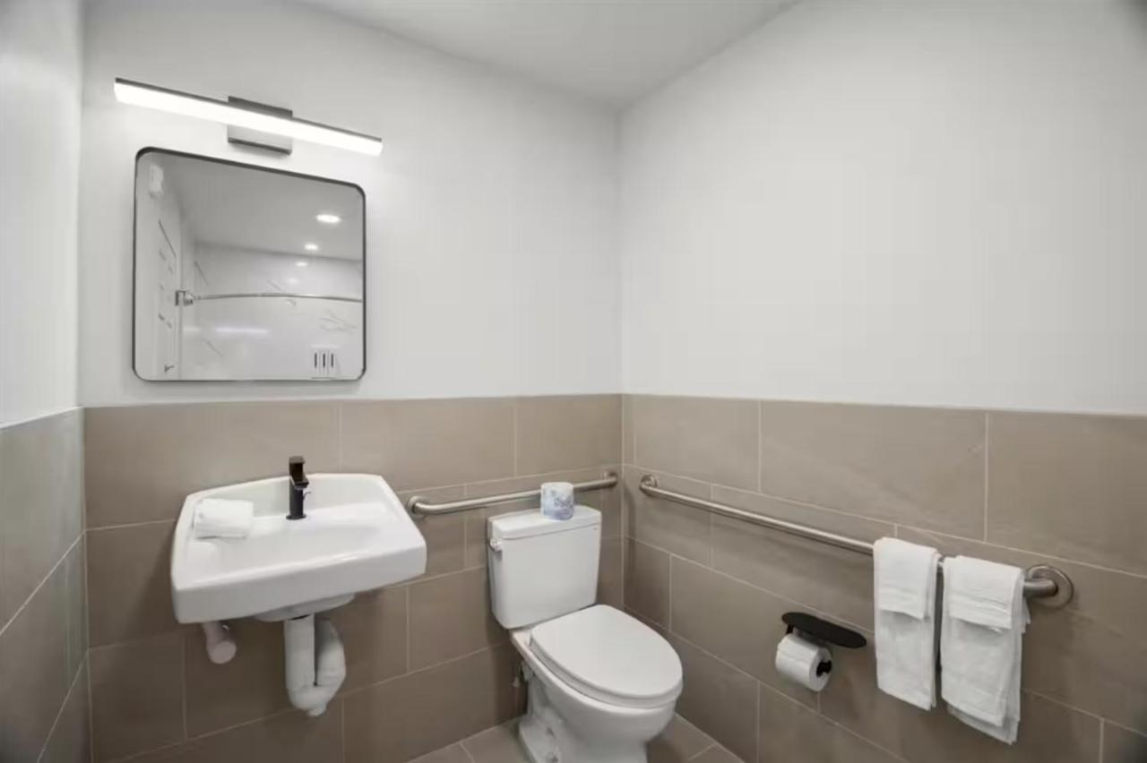 Geary Parkway Motel By At Mine Hospitality — photo 24