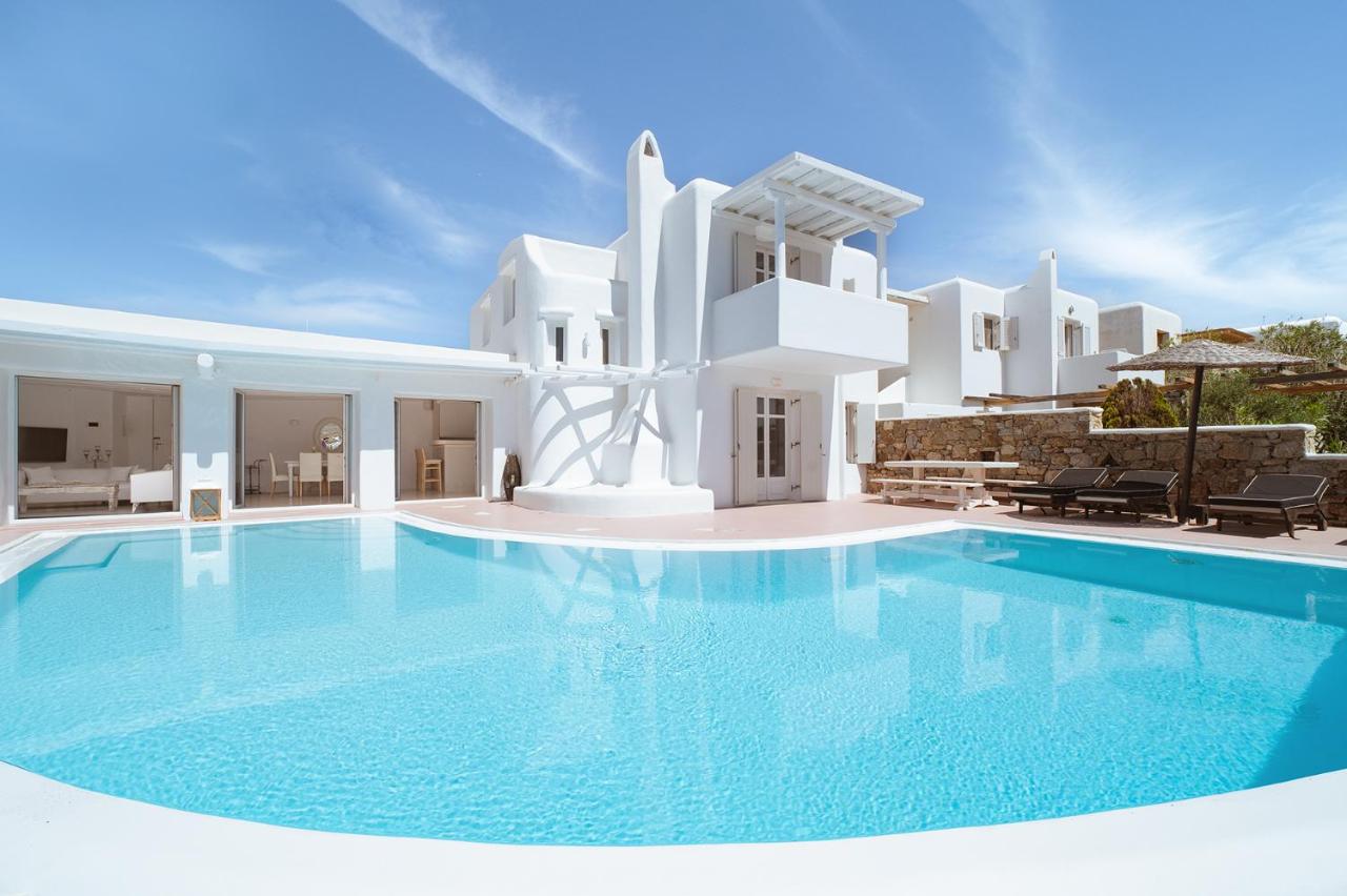 Mykonos White Prince Villa, 5 BR with Private Pool and Breakfast