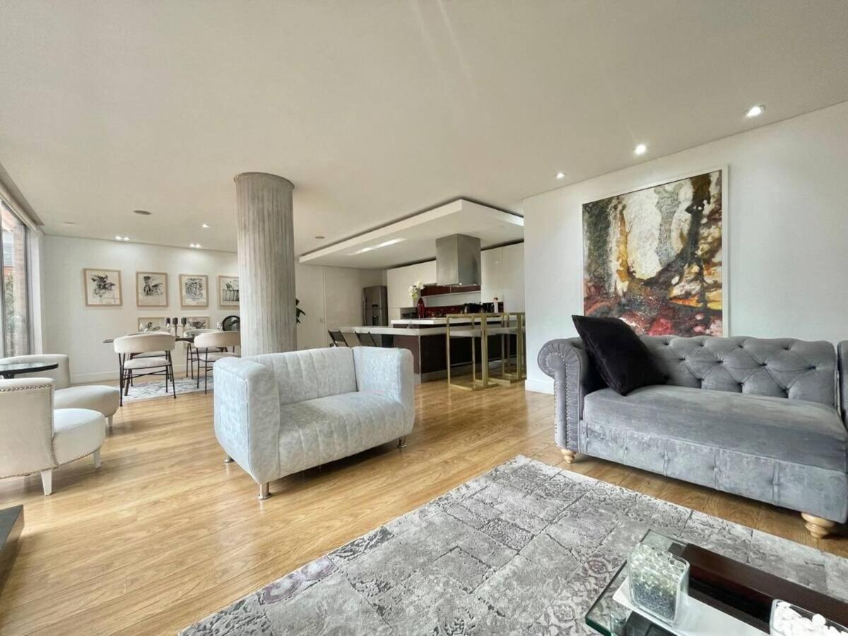 Rosales Privé Life