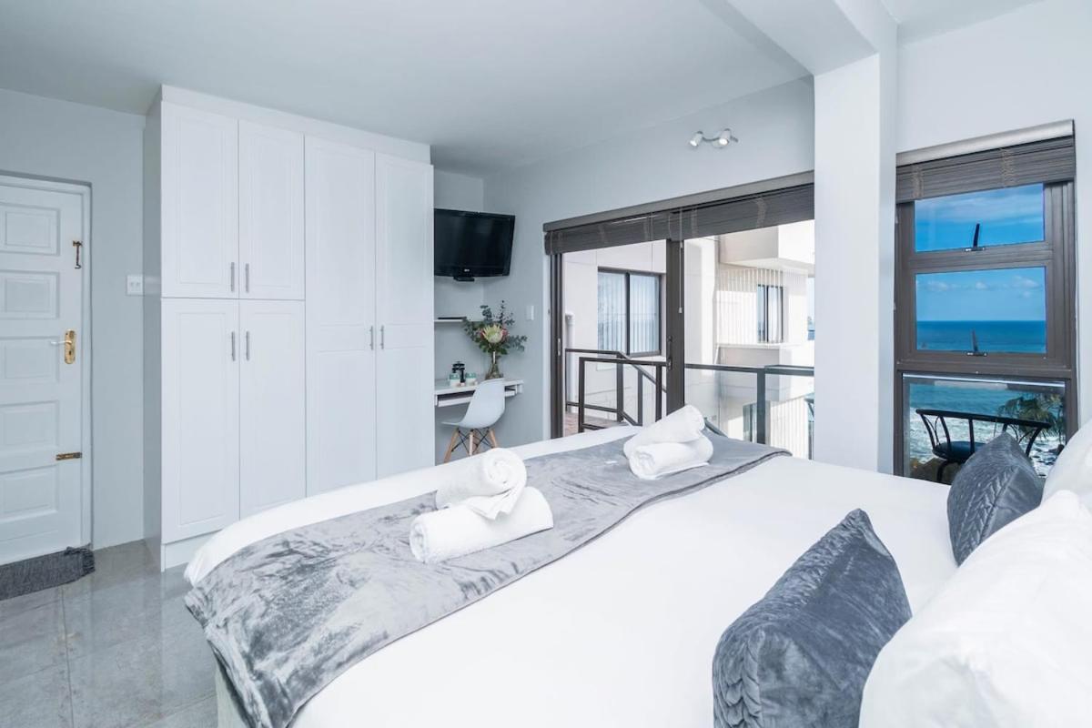 Oceanview Studio In Bantry Bay - 2