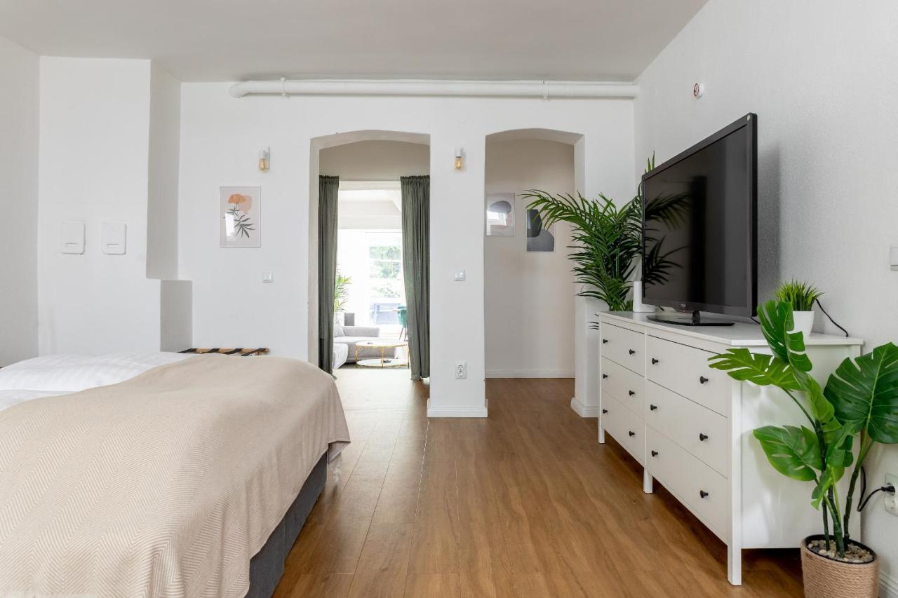 Global Living - Design Apartment I Central I Beamer I Kitchen I Terrace I Berlin - 5