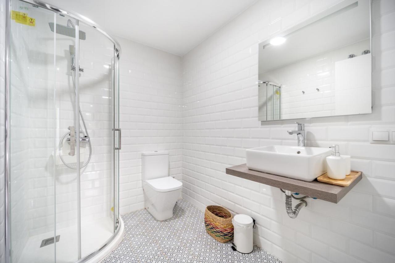 A terrace with sea view, 2 bedrooms apartment in Benalmadena - 3