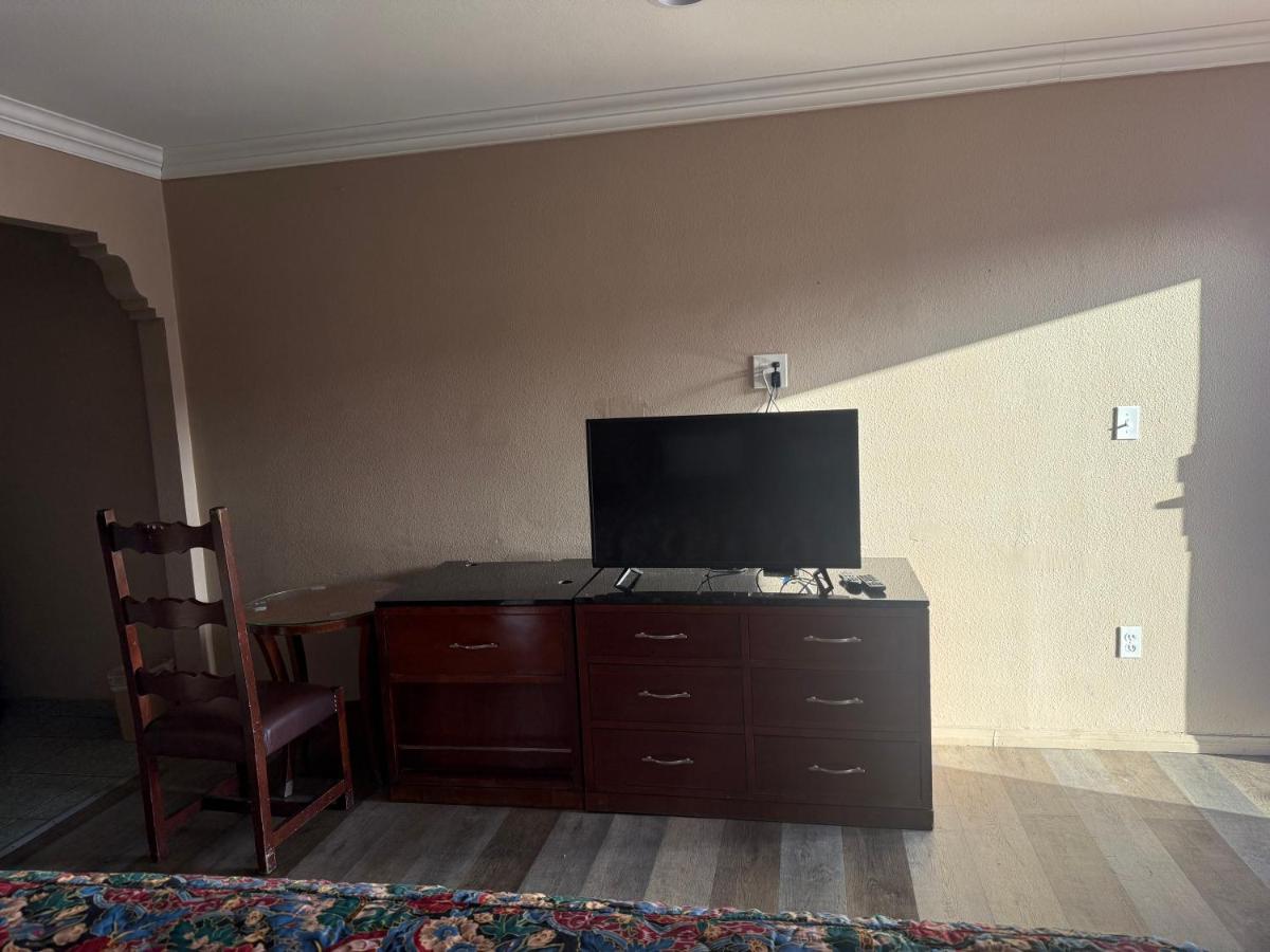La Petite Rouge Motel — photo 4