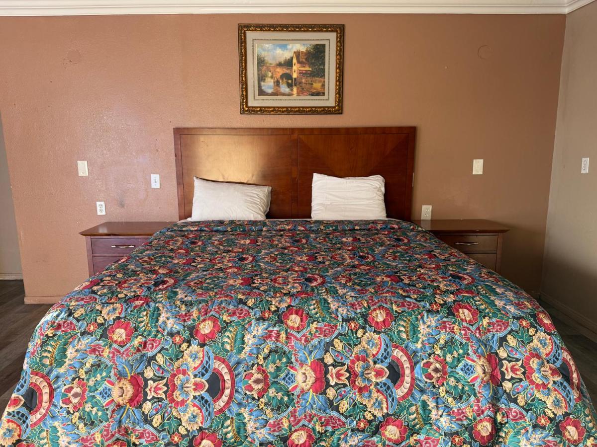 La Petite Rouge Motel — photo 6