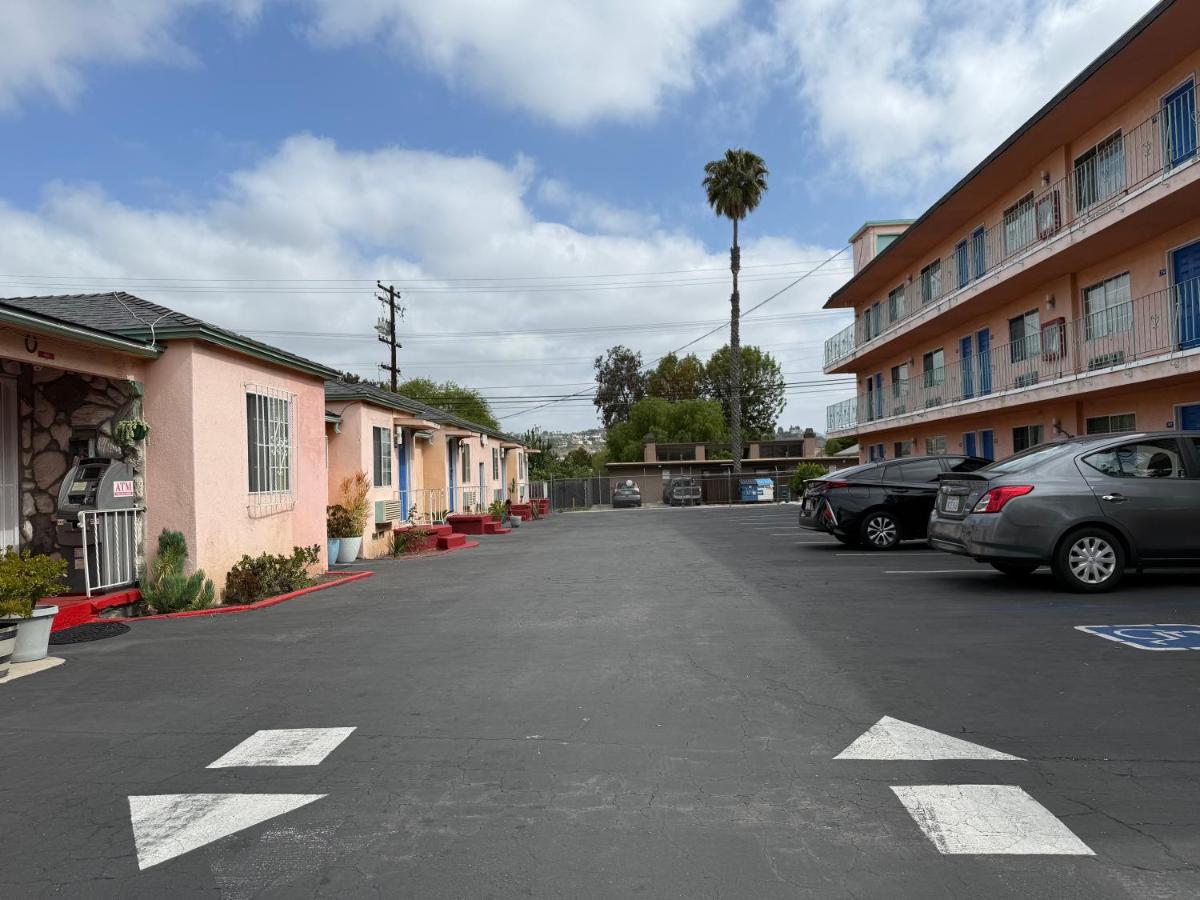 La Petite Rouge Motel — photo 14