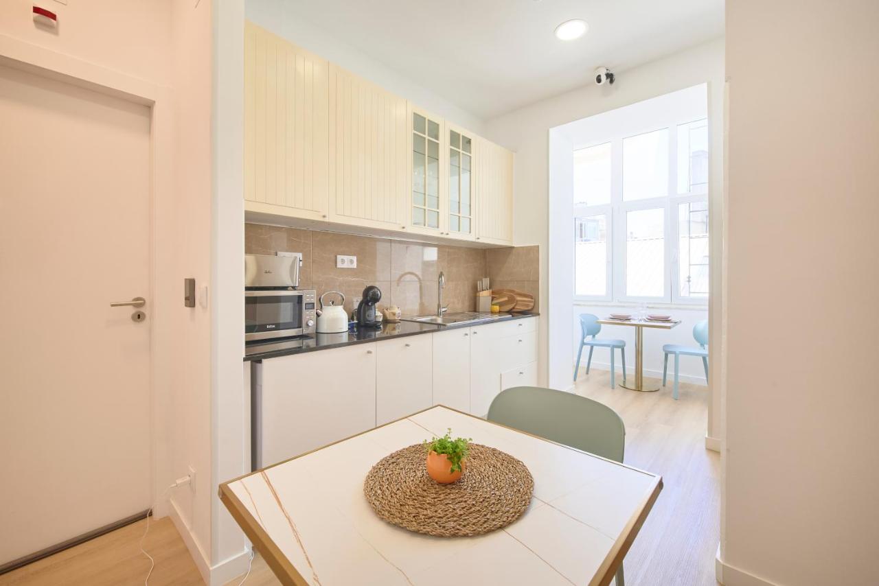 Brand New Hostel Anjos - 4