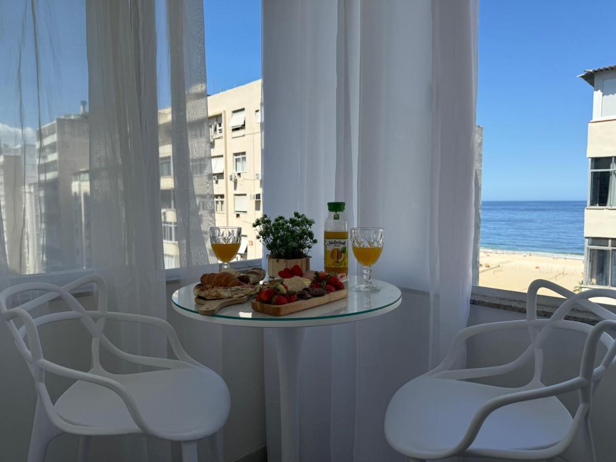Apartamento c/vista p o mar no Leme