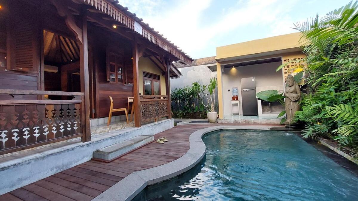 Chic 1BR Romantic and Private Pool at Puri Bhawana - 4