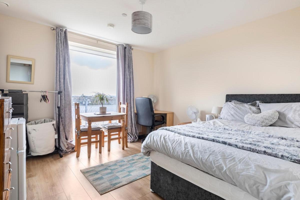 Comfy city room - 2