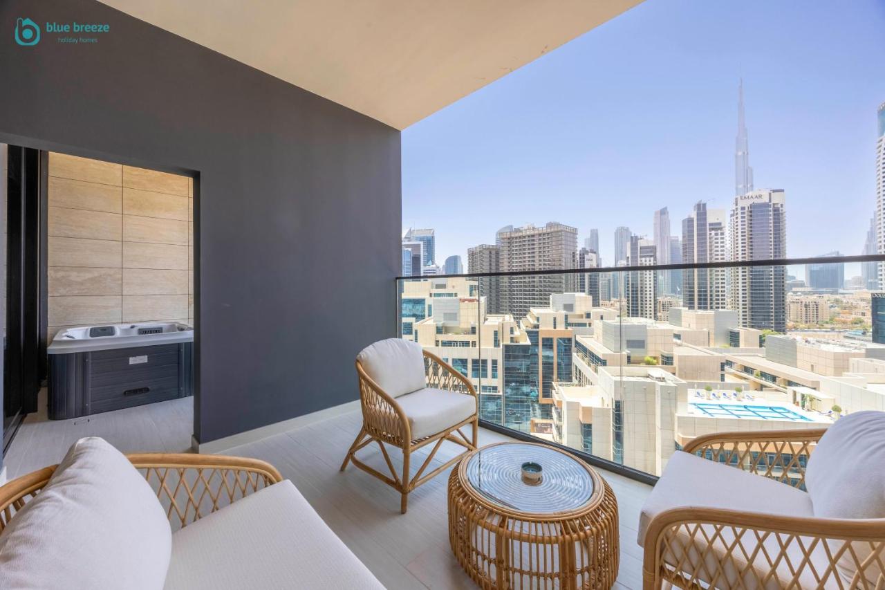 Blue Breeze - Luxurious 1BR with Private Jacuzzi & Burj View