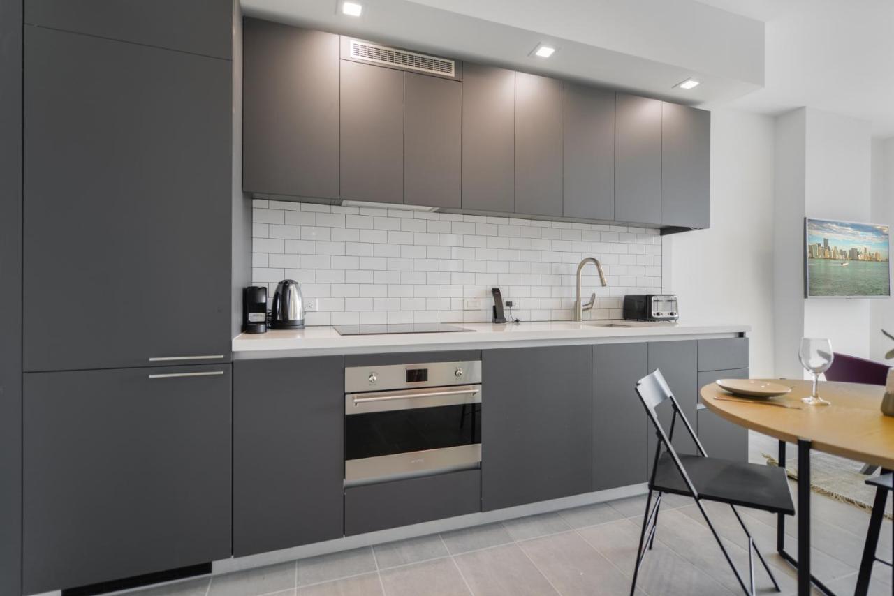 Stylish Stay in the Heart of Miami - Walk to Bayside & Bayfront Park - 3