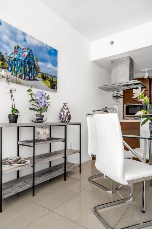 Icon Brickell Retreat 1BR and Spa, Pool, Views - 5