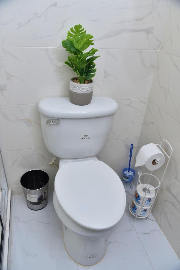 lsstonethrow Apts - 4