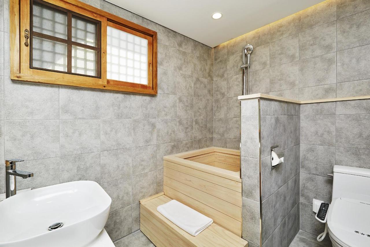 Bukchon Binkwan by Rakkojae - 3