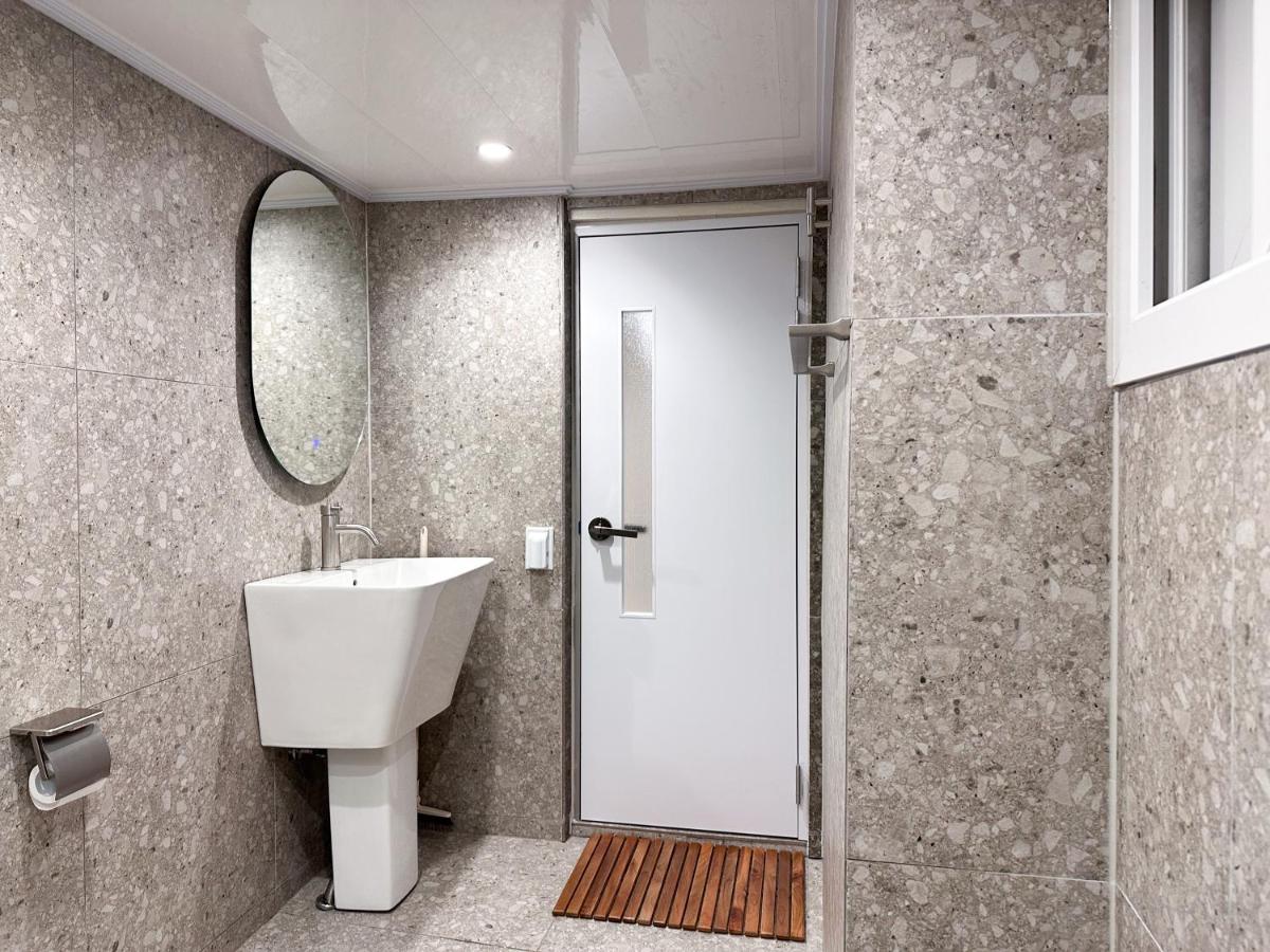 Stay D-enough Seoul Private House for 6 - 2