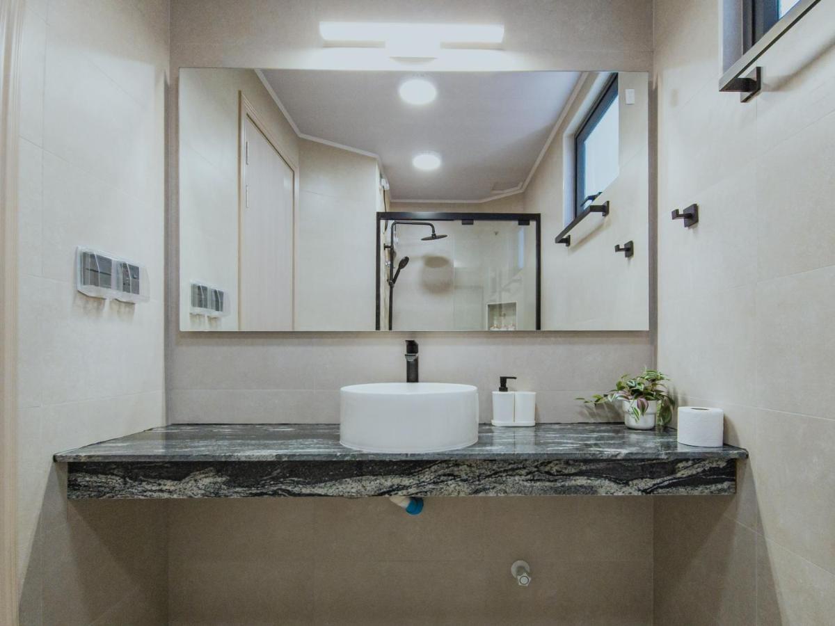 Biosphere Hulhumale, Luxury 1BHK with Ocean View - 3