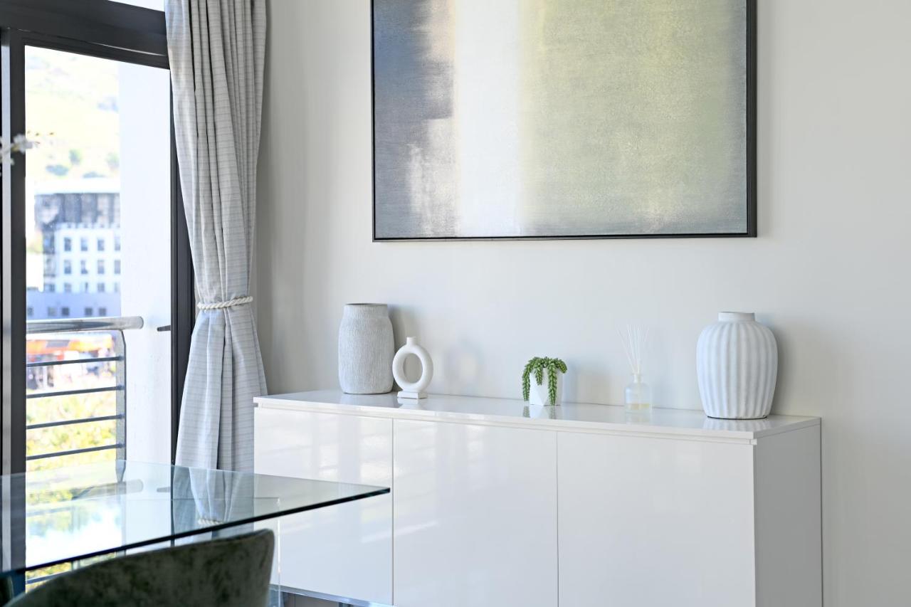 Shaya - Stylish 2BR in De Waterkant Mountain & City Views - 3