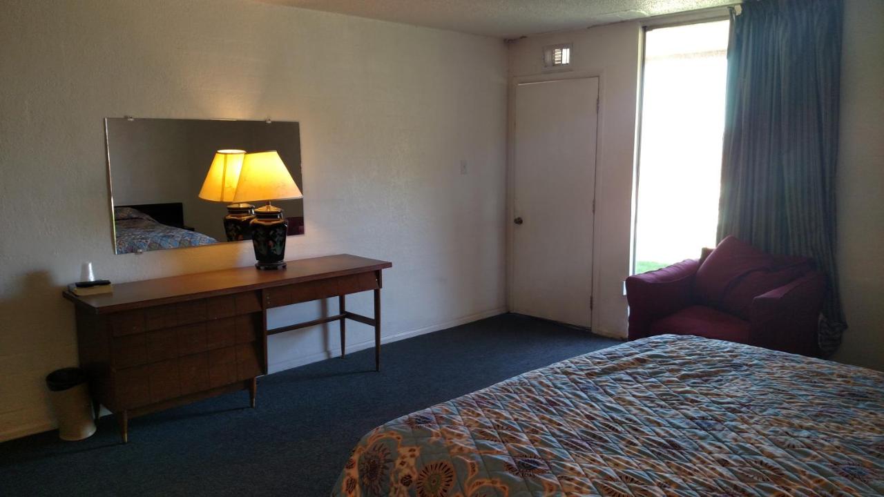 Essex House Motel — photo 15