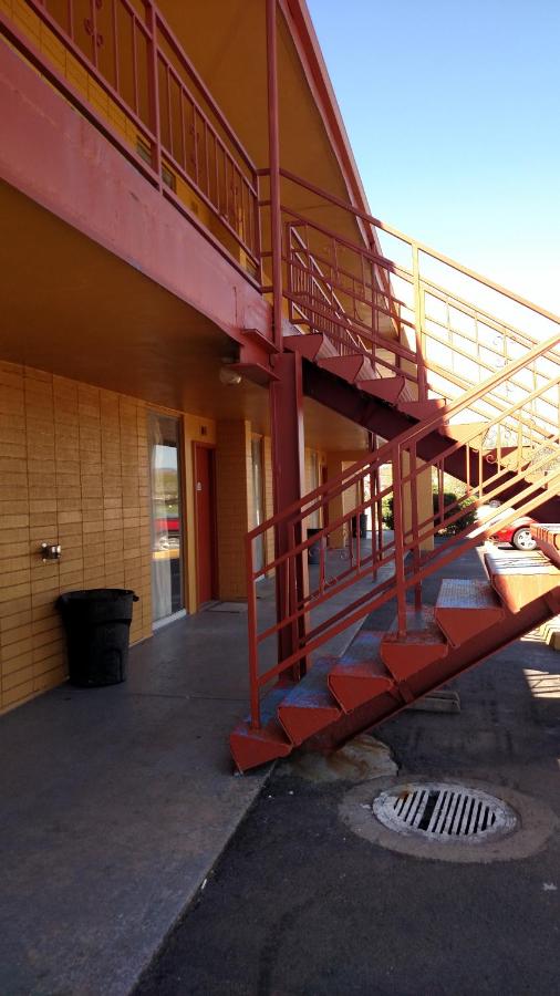 Essex House Motel — photo 16