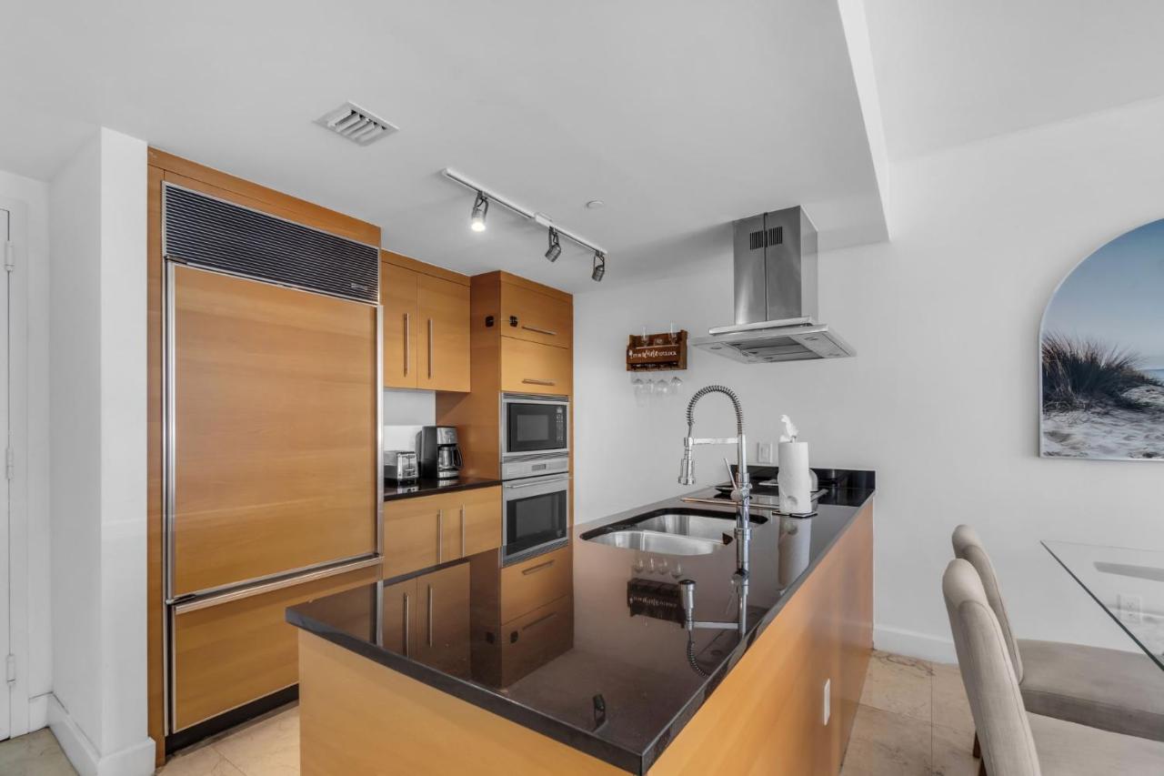 Brickell Nights, Icon Lights 1BR Luxe Stay - 3