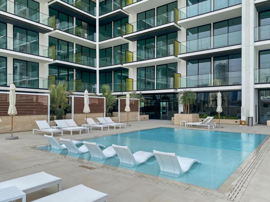 GuestReady - Jumeirah Village haven with pool view - 2