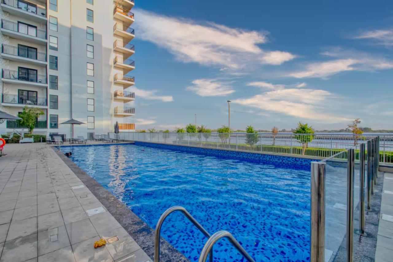 Luxury Waterfront 3BR, Pool, Canal Views! Yas Island - 4